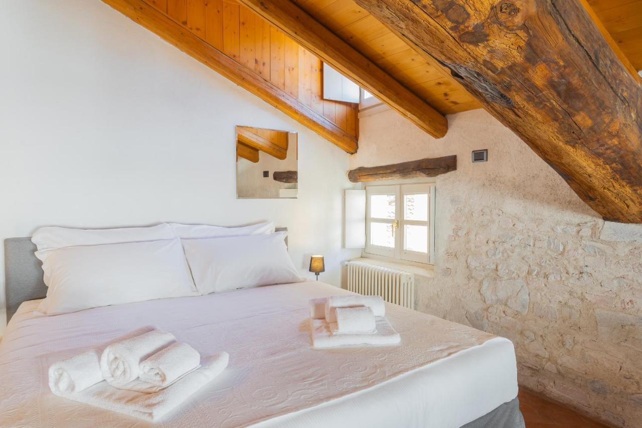 Antiche Mura Como By Rent All Комо Экстерьер фото